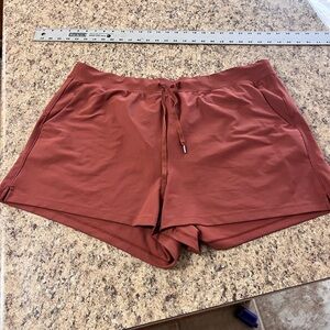 Women's old navy active powersoft go dry Rust Drawstring elastic athletic Shorts
